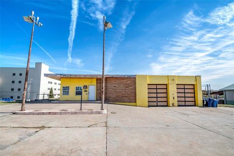 Photo of 1100 Manvel Avenue, Chandler, OK 74834 (MLS # 1200704)