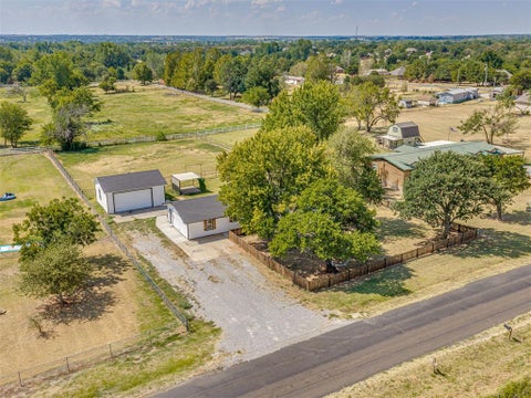 Photo of 2152 NE 10th St ST, Blanchard, OK 73010 (MLS # 1247524)