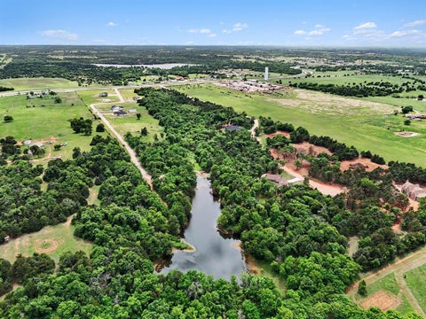 Photo of 960 Creekside Trail, Guthrie, OK 73044 (MLS # 1210806)
