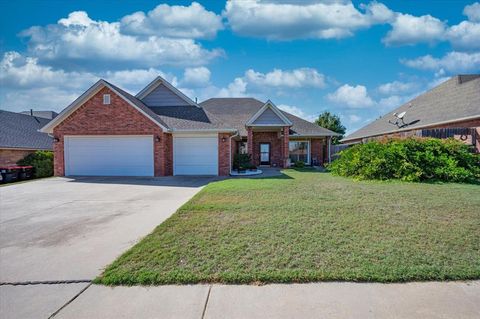 Photo of 3833 DOVE Avenue, Harrah, OK 73045 (MLS # 1226879)