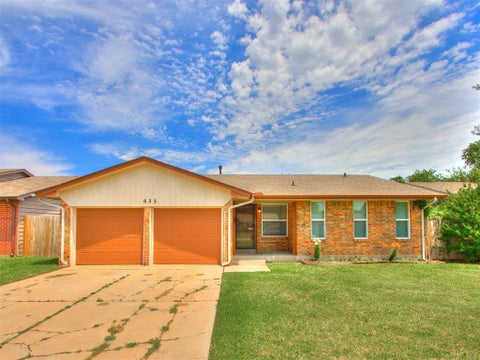 Photo of 633 SW 10th Street, Moore, OK 73160 (MLS # 1234335)