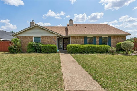 Photo of 820 NW 137th Street, Edmond, OK 73013 (MLS # 1244215)