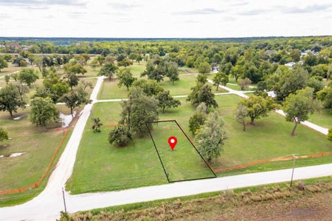 Photo of 807 W College Avenue, Guthrie, OK 73044 (MLS # 1255637)