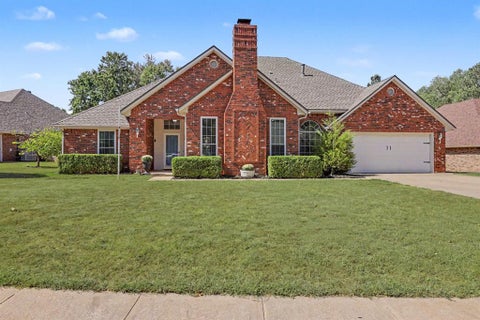 Photo of 501 Copperfield Drive, Edmond, OK 73003 (MLS # 1249371)