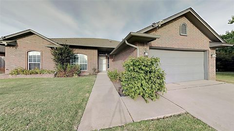 Photo of 17309 Platinum Lane, Edmond, OK 73012 (MLS # 1222731)
