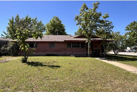 Photo of 102 NE 5th Street, Moore, OK 73160 (MLS # 1235328)