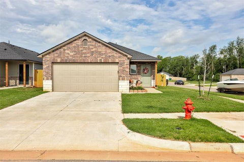 Photo of 3501 Pete Street, Mustang, OK 73064 (MLS # 1252358)