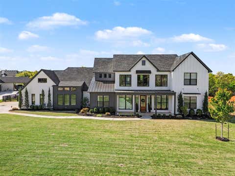 Photo of 460 Old Farm Road, Edmond, OK 73034 (MLS # 1236014)
