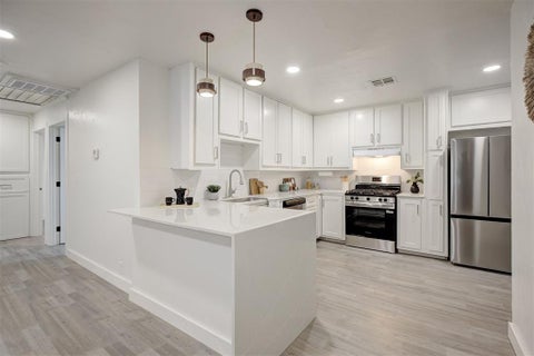 Photo of 708 E Johnson Street, Norman, OK 73071 (MLS # 1251942)