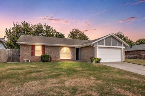 Photo of 812 Kelly Park Road, Edmond, OK 73003 (MLS # 1246206)