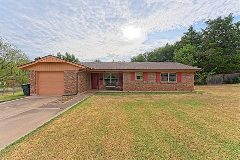 Photo of 2529 Wildwood Lane, Norman, OK 73071 (MLS # 1229241)
