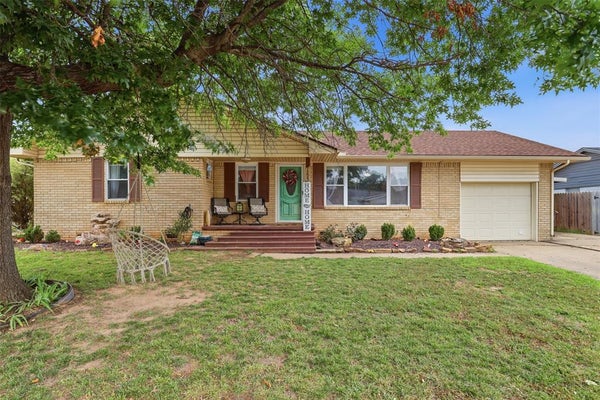1209 MEADOWBROOK LN, PRAGUE, OK 74864 - Image 0d4ea6f7f7f77960f477e7d82306085d/384567480