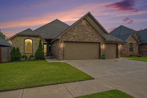 Photo of 11920 SW 18th Street, Yukon, OK 73099 (MLS # 1236922)