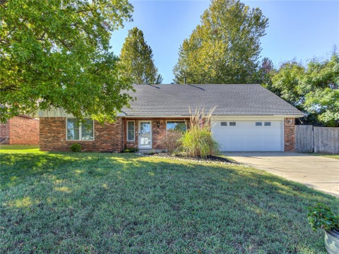 Photo of 7260 Skylark Lane, Oklahoma City, OK 73162 (MLS # 1252825)