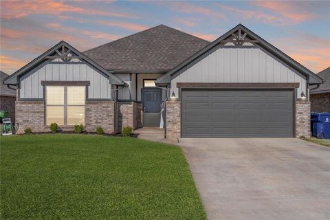 Photo of 13809 Village Cove, Piedmont, OK 73078 (MLS # 1218789)