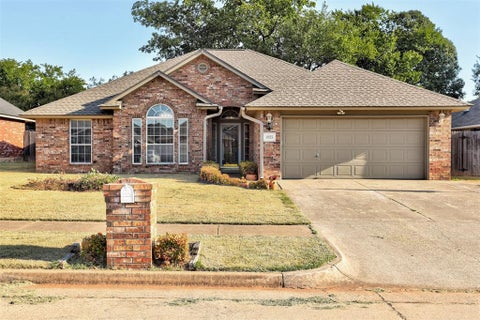 Photo of 1825 SE 1st Street, Moore, OK 73160 (MLS # 1245060)