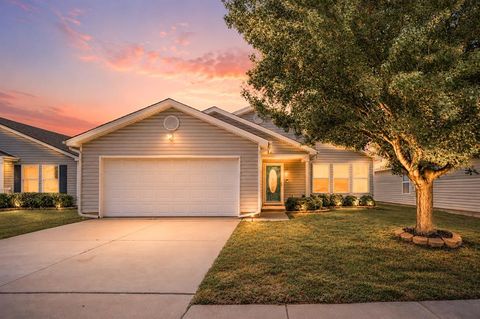 Photo of 15513 Camellia Road, Oklahoma City, OK 73170 (MLS # 1229764)