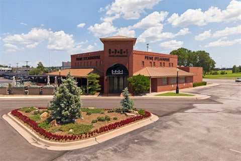 Photo of 800 W Memorial Road, Oklahoma City, OK 73114 (MLS # 1238651)