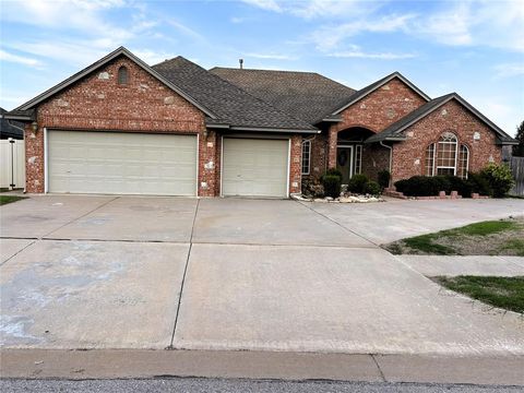 Photo of 5612 Holly Brooke Lane, Oklahoma City, OK 73135 (MLS # 1235608)