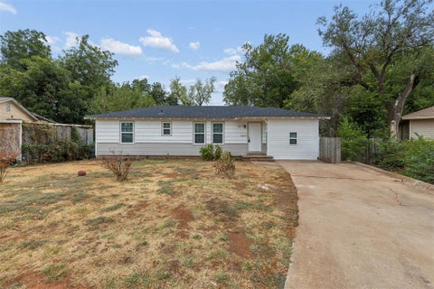 Photo of 917 N Locust Lane, Midwest City, OK 73110 (MLS # 1251886)