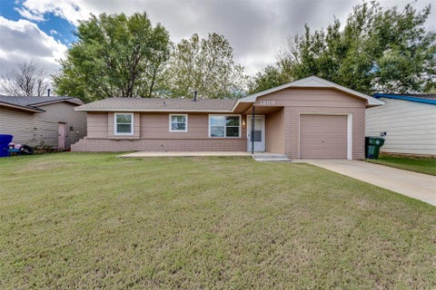 Photo of 1209 N Christine Drive, Midwest City, OK 73130 (MLS # 1254356)