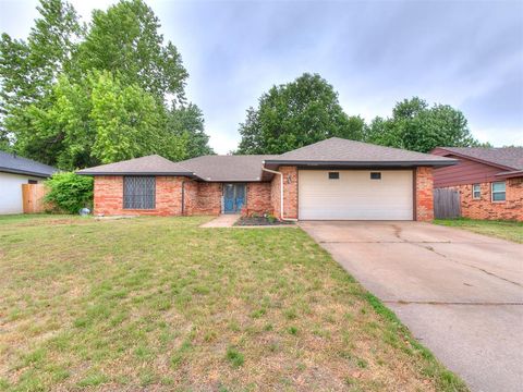 Photo of 738 Woodlawn Drive, Yukon, OK 73099 (MLS # 1228078)