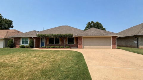 Photo of 4817 NW 73rd Street, Oklahoma City, OK 73132 (MLS # 1251351)