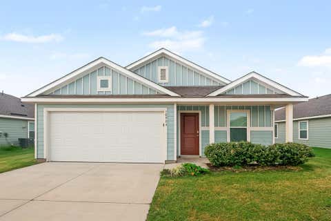 Photo of 10924 SW 22nd Street, Yukon, OK 73099 (MLS # 1243451)
