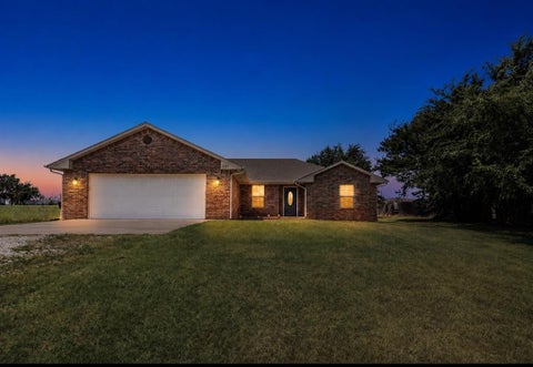 Photo of 2755 S County Line Avenue, Blanchard, OK 73010 (MLS # 1243649)