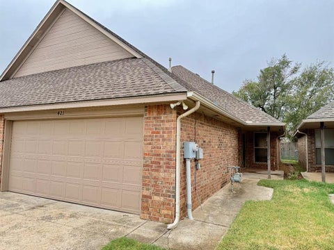 Photo of 421 Sterling Pointe Way, Edmond, OK 73003 (MLS # 1251875)