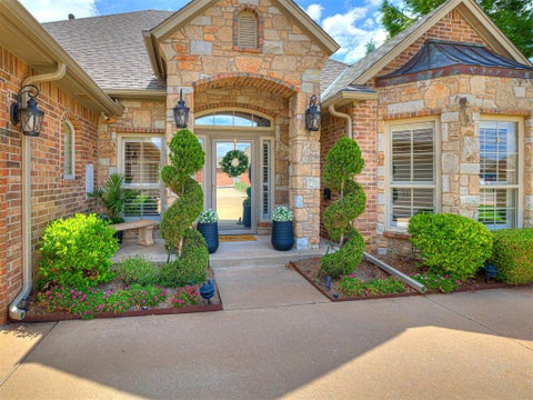 Photo of 12500 Chateaux Road, Oklahoma City, OK 73142 (MLS # 1238815)