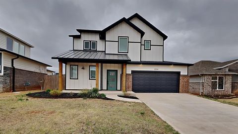 Photo of 8204 NW 151st Terrace, Edmond, OK 73013 (MLS # 1230098)