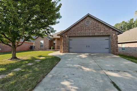 Photo of 1716 Kamber Terrace, Edmond, OK 73003 (MLS # 1249087)