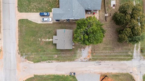 Photo of 301 S Main Avenue, Blanchard, OK 73010 (MLS # 1193130)
