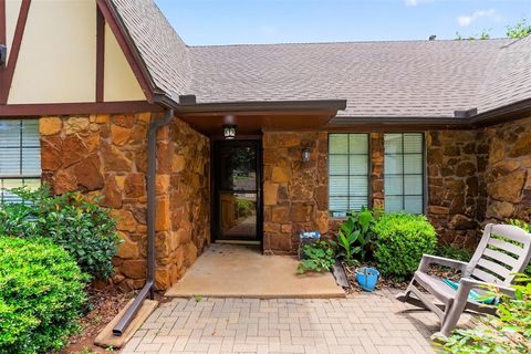 Photo of 1707 Wheaton Drive, Norman, OK 73071 (MLS # 1234964)