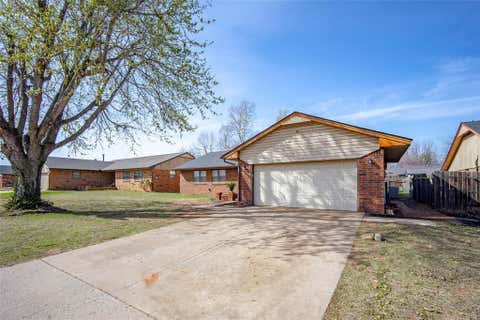 Photo of 1119 W Johnathan Way, Mustang, OK 73064 (MLS # 1220420)