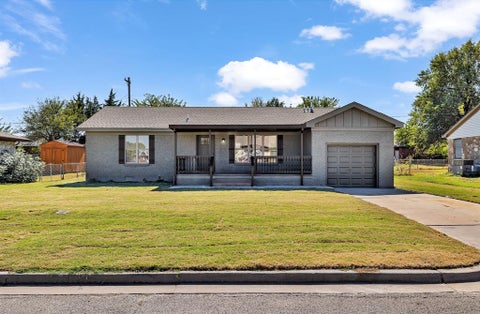 Photo of 703 Thompson Drive, El Reno, OK 73036 (MLS # 1250298)