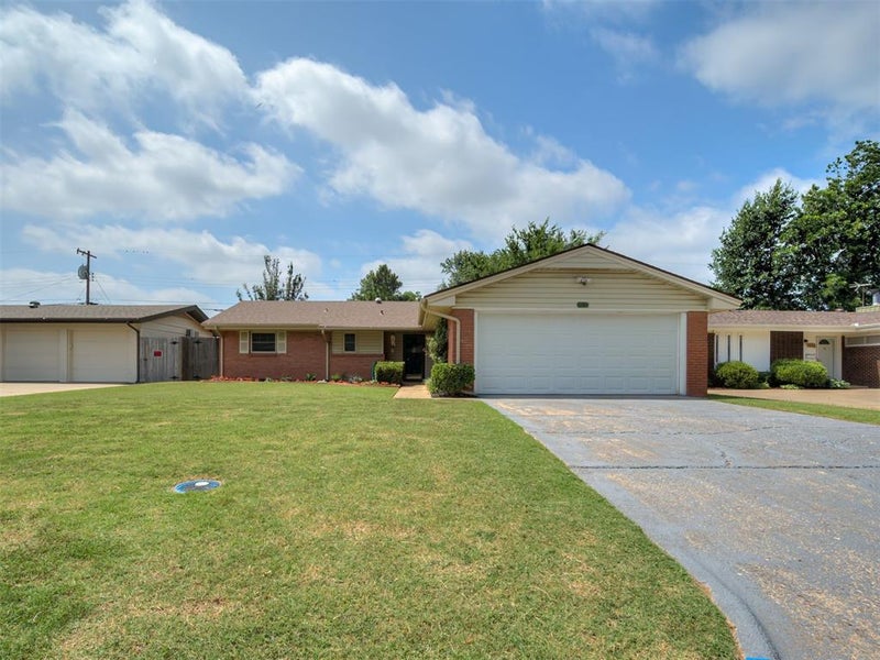 7608 NW 25th St Bethany OK photo 2