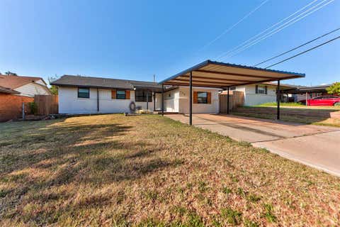 Photo of 704 SW 1st Street, Moore, OK 73160 (MLS # 1244458)