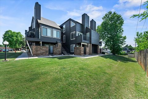 Photo of 11510 N May Avenue #B107, Oklahoma City, OK 73120 (MLS # 1229064)