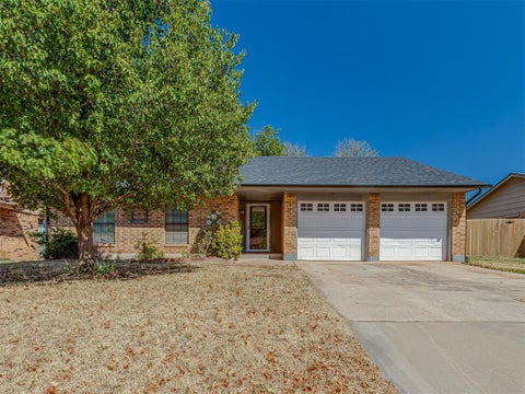 Photo of 1101 Lapwing Road, Edmond, OK 73003 (MLS # 1249268)
