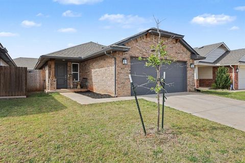 Photo of 2512 NW 199th Street, Edmond, OK 73012 (MLS # 1227810)