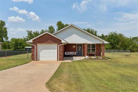 Photo of 637 SW 11th Street, Blanchard, OK 73010 (MLS # 1243512)