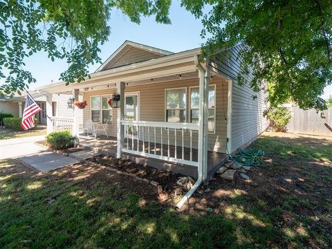 Photo of 1317 Briar Patch Way, Norman, OK 73071 (MLS # 1229194)