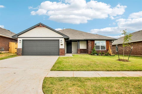 Photo of 1112 Redwood Creek Drive, Yukon, OK 73099 (MLS # 1240924)