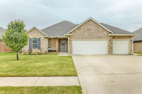 Photo of 1801 W Zachary Way, Mustang, OK 73064 (MLS # 1235564)