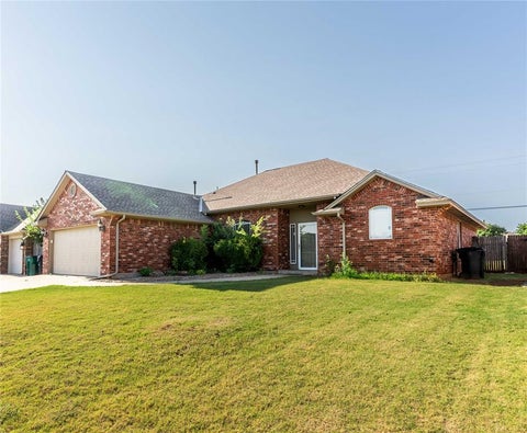 Photo of 10820 NW 37th Street, Yukon, OK 73099 (MLS # 1244249)