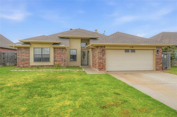 14509 BRIARCLIFF DR, OKLAHOMA CITY, OK 73170 - Image 145875d66a9ea5408b66c8d7d63f7d7a/564506427