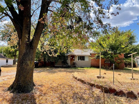 Photo of 404 N 7th Street, Noble, OK 73068 (MLS # 1247910)