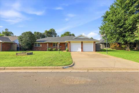 Photo of 3108 Lakeside Drive, Oklahoma City, OK 73120 (MLS # 1238613)